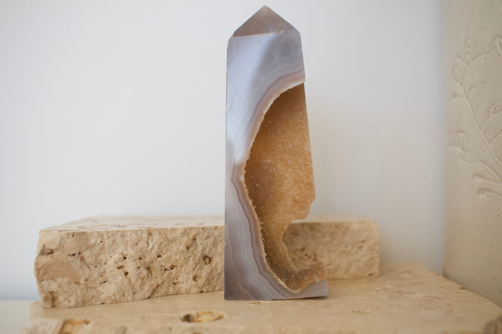 Sugar Druzy Agate Tower 13 cm