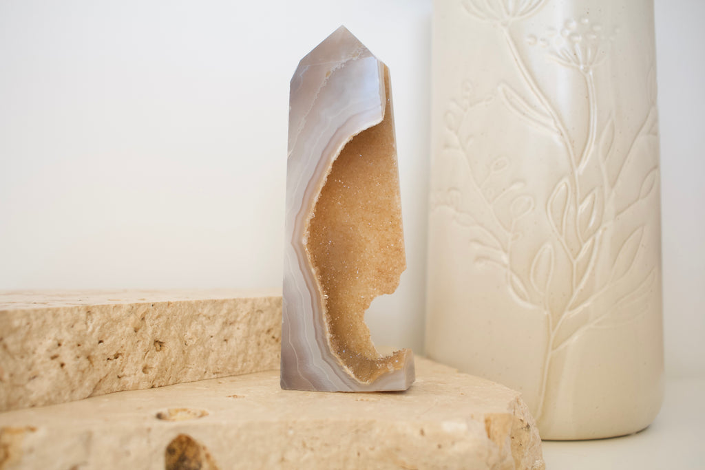 Sugar Druzy Agate Tower 13 cm